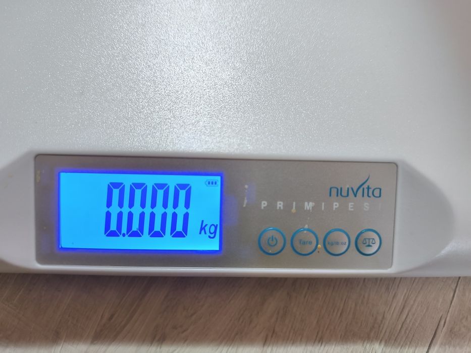 Кантар за бебе nuvitd