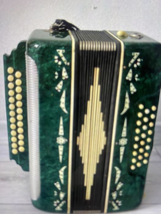 Продам гармонь б/у