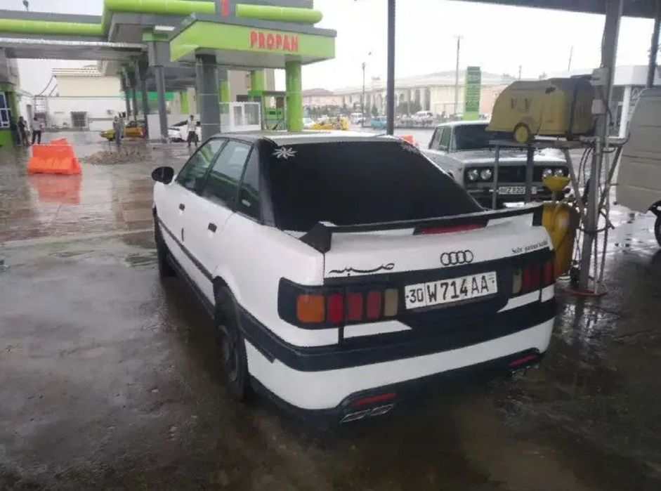 Срочно сотилади audi 80 b3