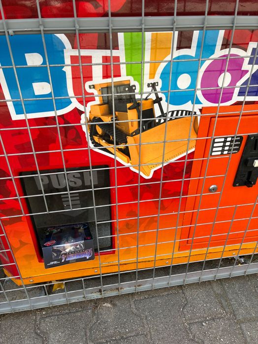 Булдозер атракцион кран награден автомат