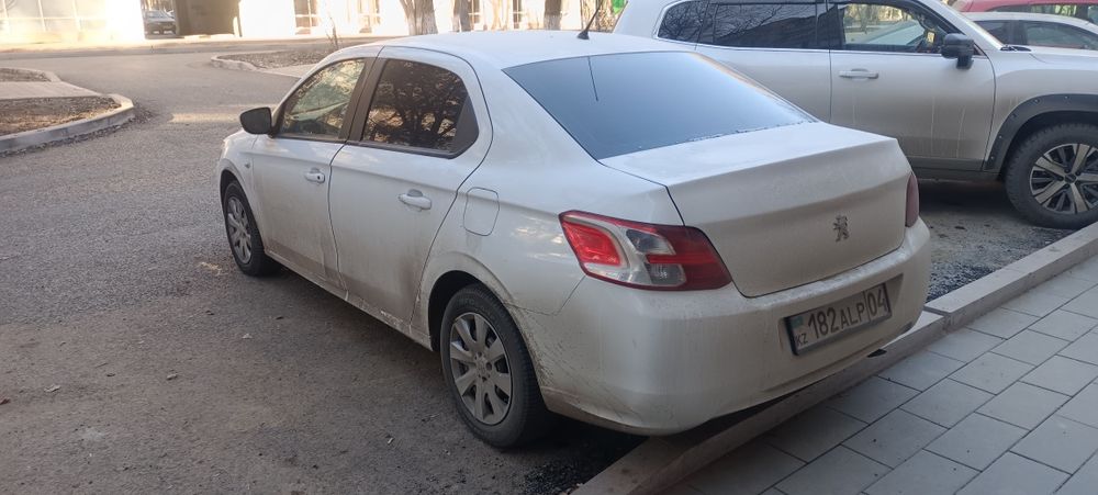 Продаю Пежо 301.