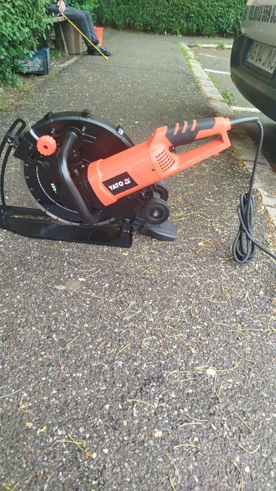 Inchiriez mini excavator si scule constructii