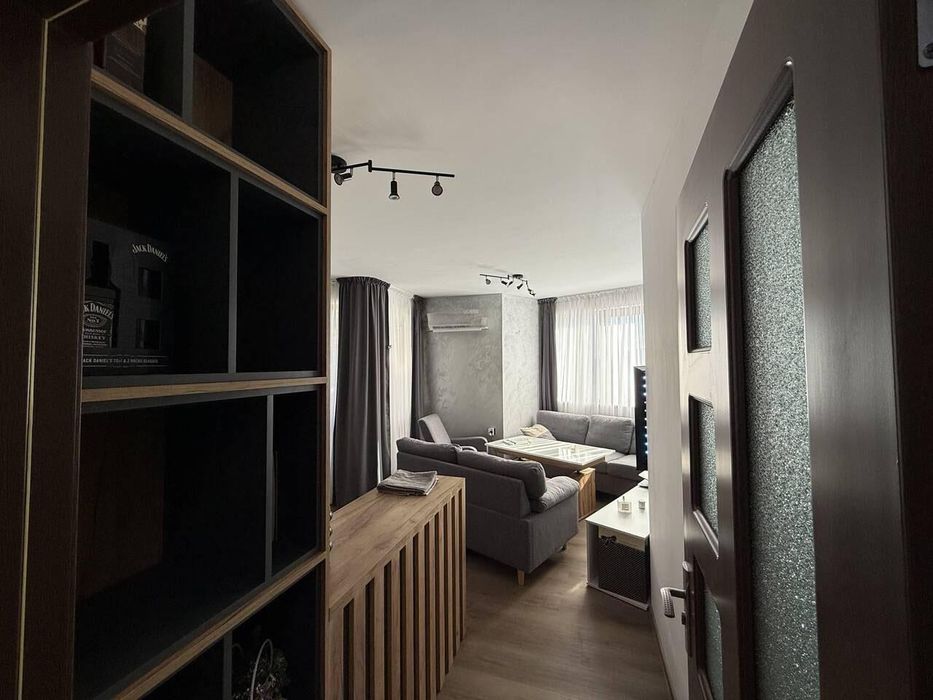 Дава се под наем Тристаен апартамент в Пловдив, Христо Смирненски - 80 кв.м за 663 € - Снимка #1