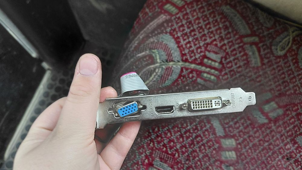 Продам gt210 на 1гб