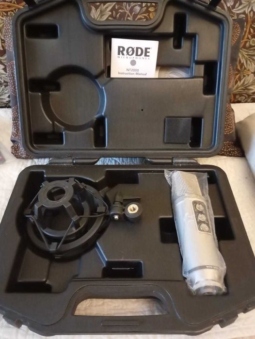 Студийный микрофон Rode NT2000