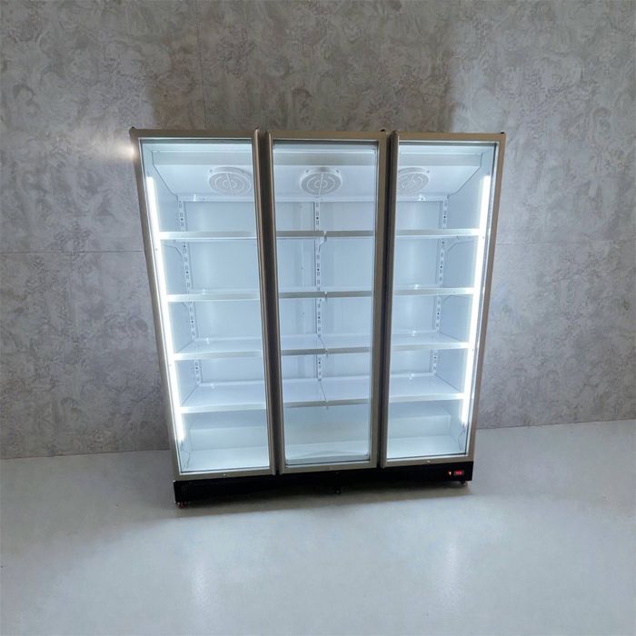 Vitrina Xaladelniklar