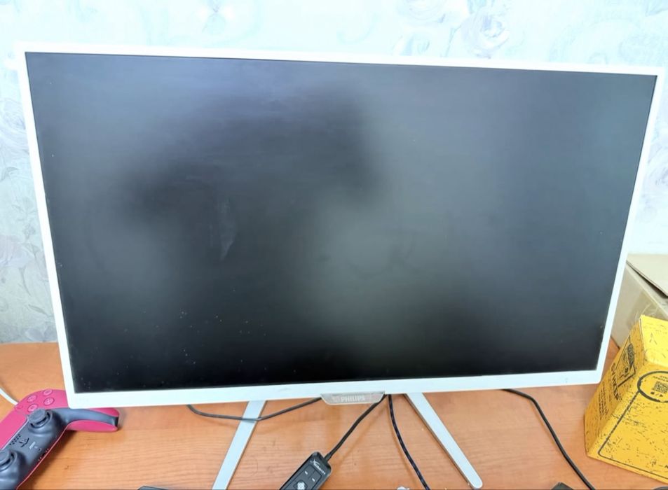 Монитор Philips