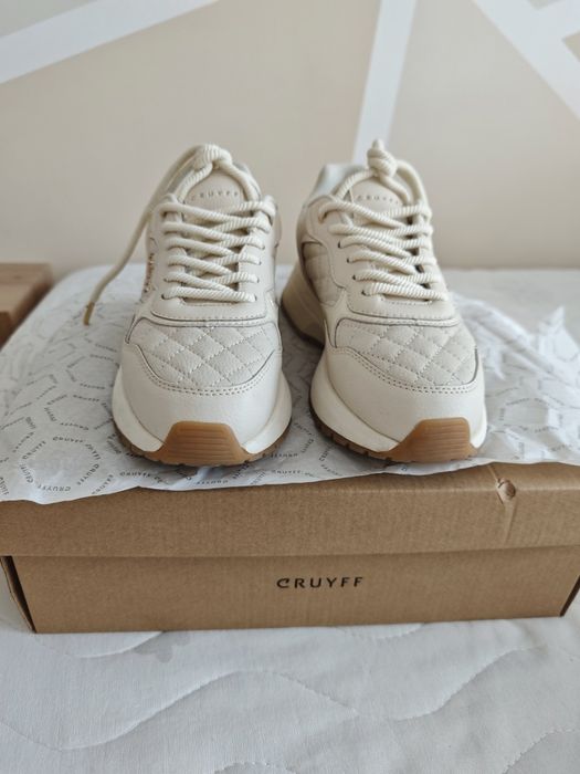 ЧИСТО НОВИ Дамски маратонки Cruyff Charlotte Runner – реално отговарят на номер 37