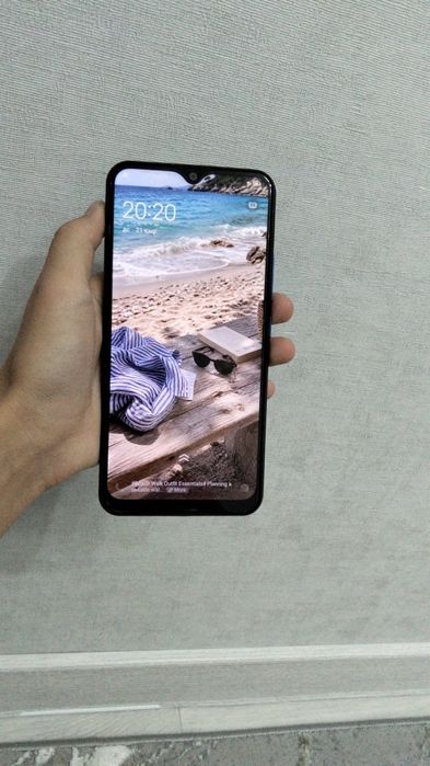 Продаю телефон VIVO Y12 синий