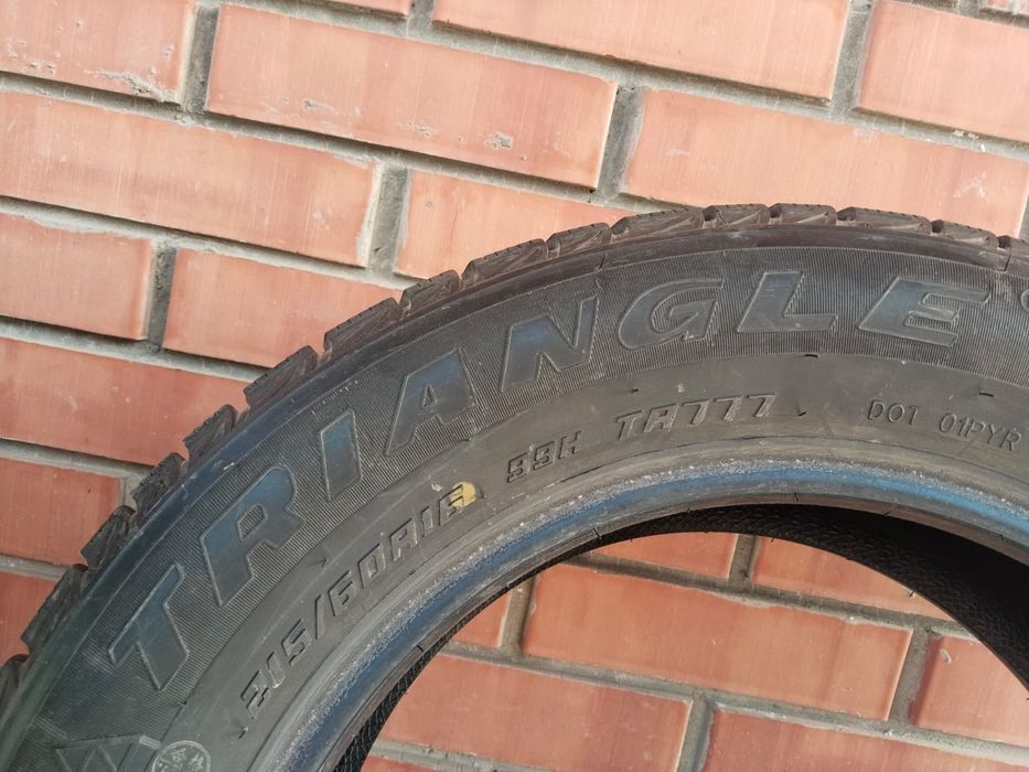 Зимние покрышки 215/60/16