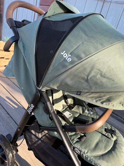 Коляска прогулочная Joie Litetrax Pro Laurel