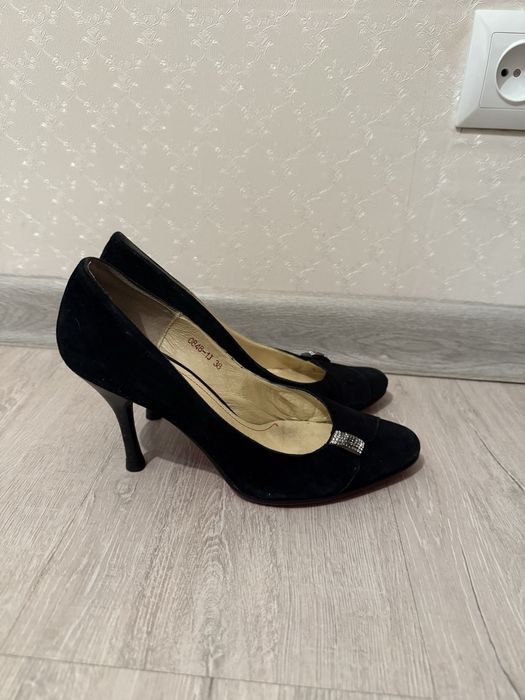 Туфли замшевые 38 размер