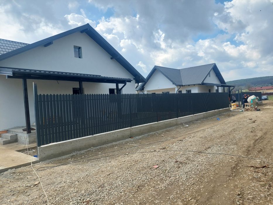 Vând casa la cheie în Hemeius