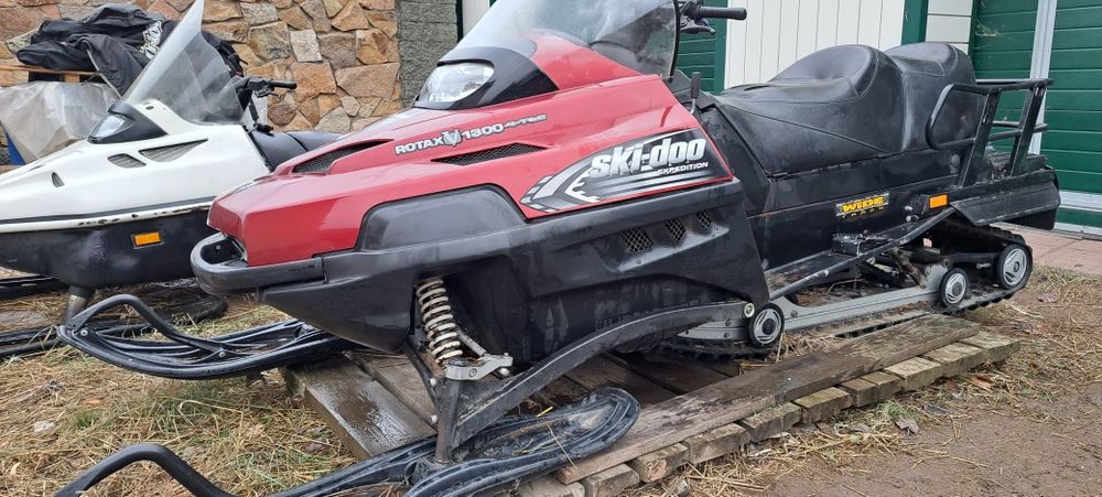 Продам снегоход Ski-doo