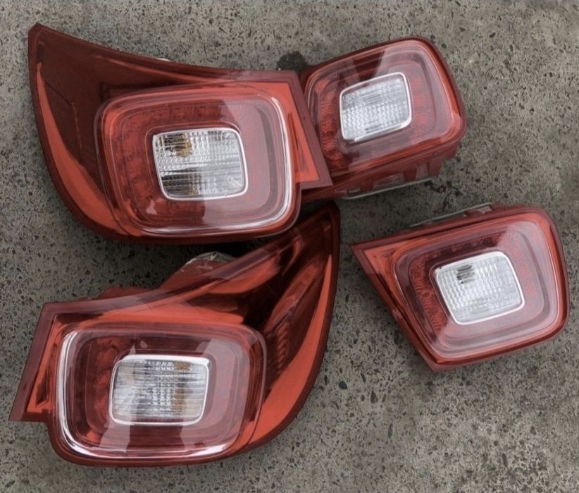 Продам малибу 1 фары от 3 позиции американка.оригинал состояние отличн