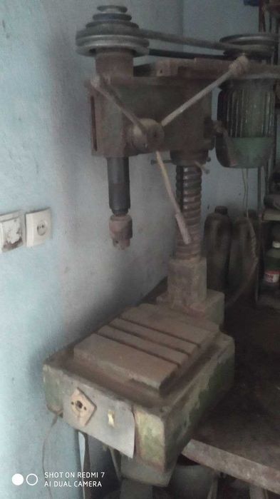 Sverlenniy stanok sotiladi