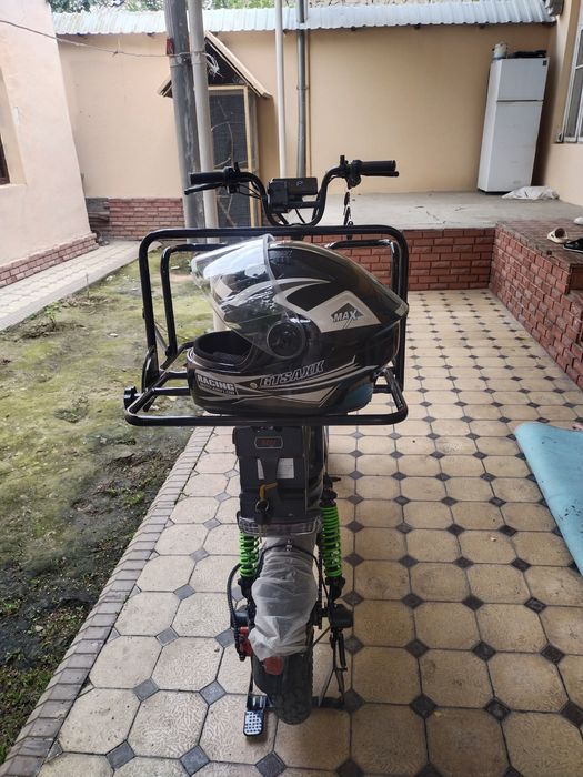 2 ta akumlato 2 ta zaradka bitta kaska ichda bakavoylariyam bor qoylmd