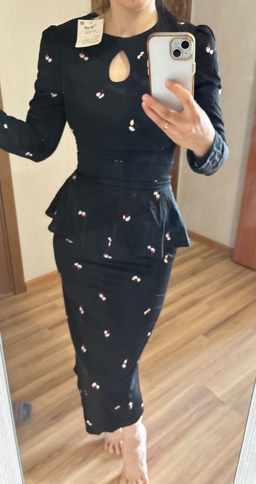 Новое модное  платье с этикеткой