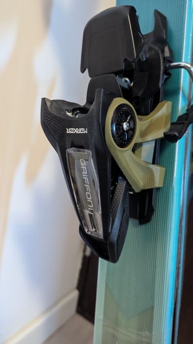 Schiuri Rossignol 168 cm, noi