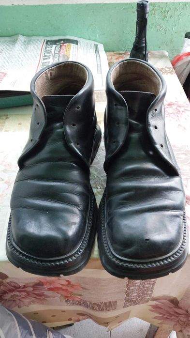 Продавам работни обувки