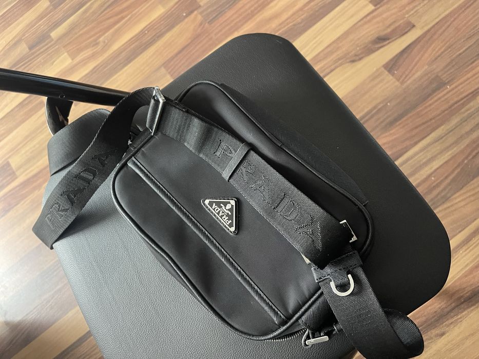 Geanta Prada ………