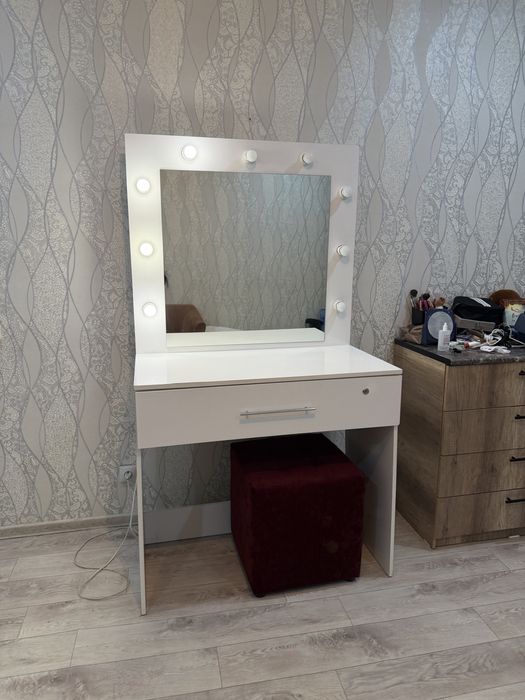 Туалетный столик