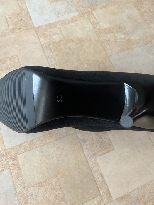 Новые замшевые туфли