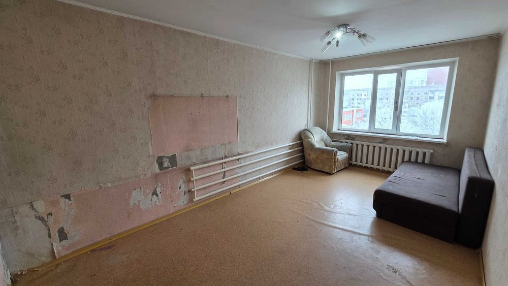 Продам квартиру на 8-м микрорайоне