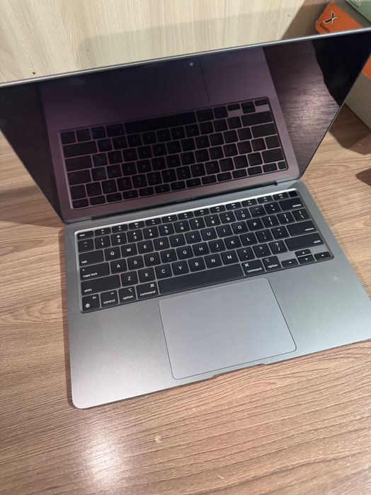 Macbook air 13/ 8gb /256gb