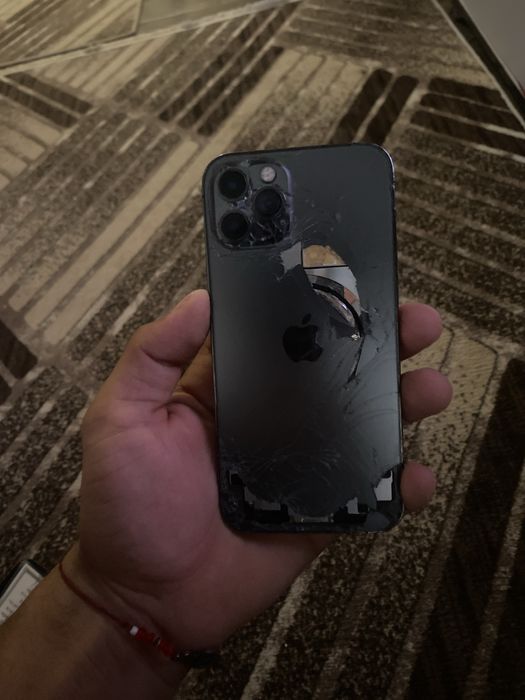 Vand iphone 12 pro original pentru piese