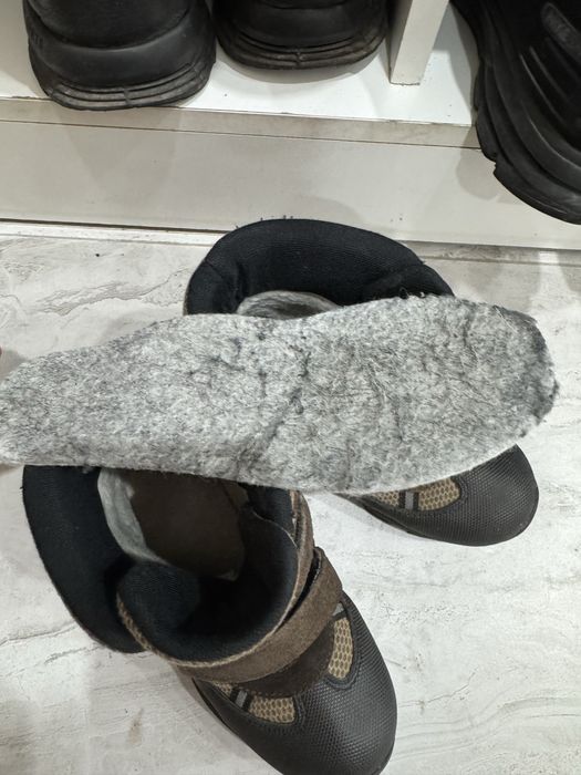 продам зимние детские сапоги