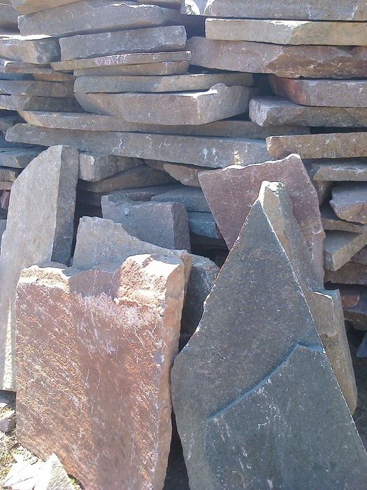 Плитняк пиленый, камень.