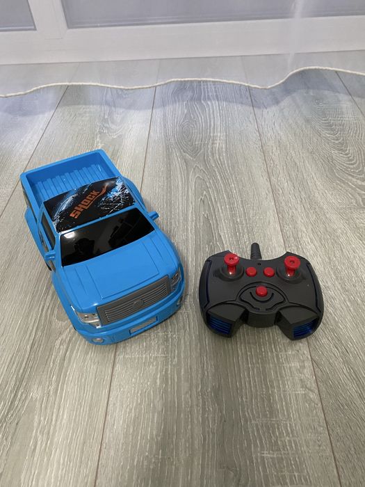 Mașina Off Road 4x4 cu lumini și sunete, cu telecomandă