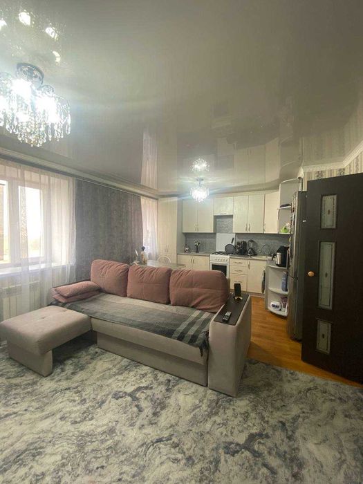 Двухкомнатная квартира в кирпичном доме — рядом школа и сады