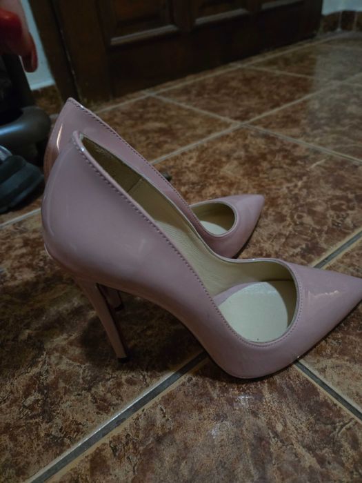 Обувки Stilleto 38 номер,стелка 24 см