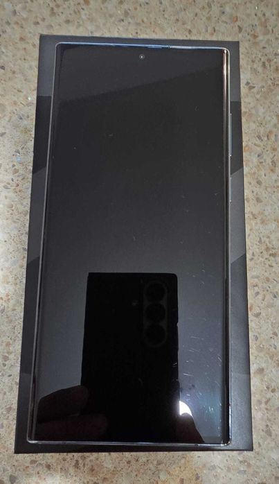 Samsung Galaxy S22 Ultra 5G – 12GB RAM / 256GB – Verde – STARE BUNA