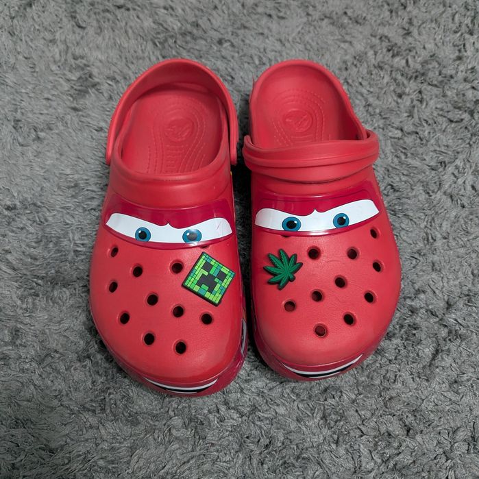 продам crocs mcqueen classic clog lightning
