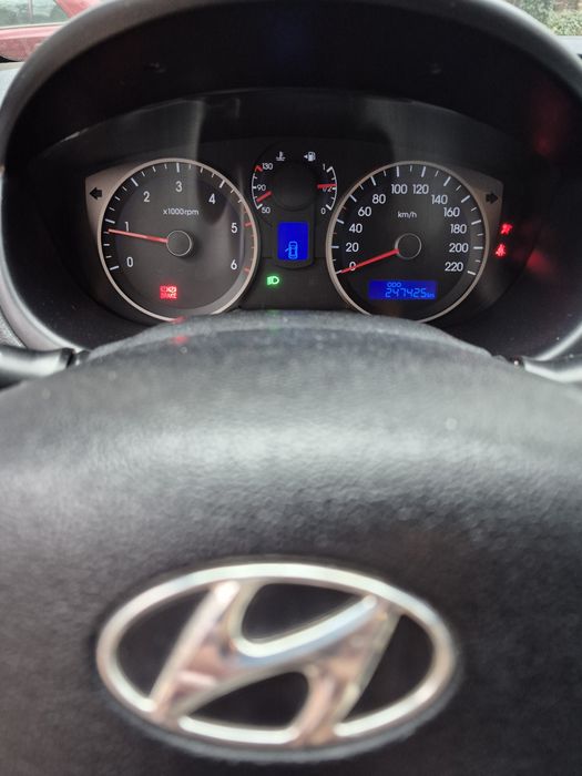 Hyundai i20 diesel 2011 – consum mic, întreținută, anvelope vară/iarnă