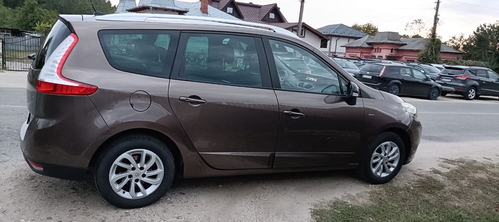 RENAULT Grand Scenic 2015 — imagine 3