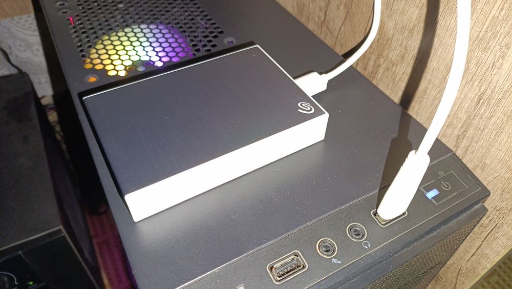 HDD Seagete 5tb внешний в идеальном состоянии