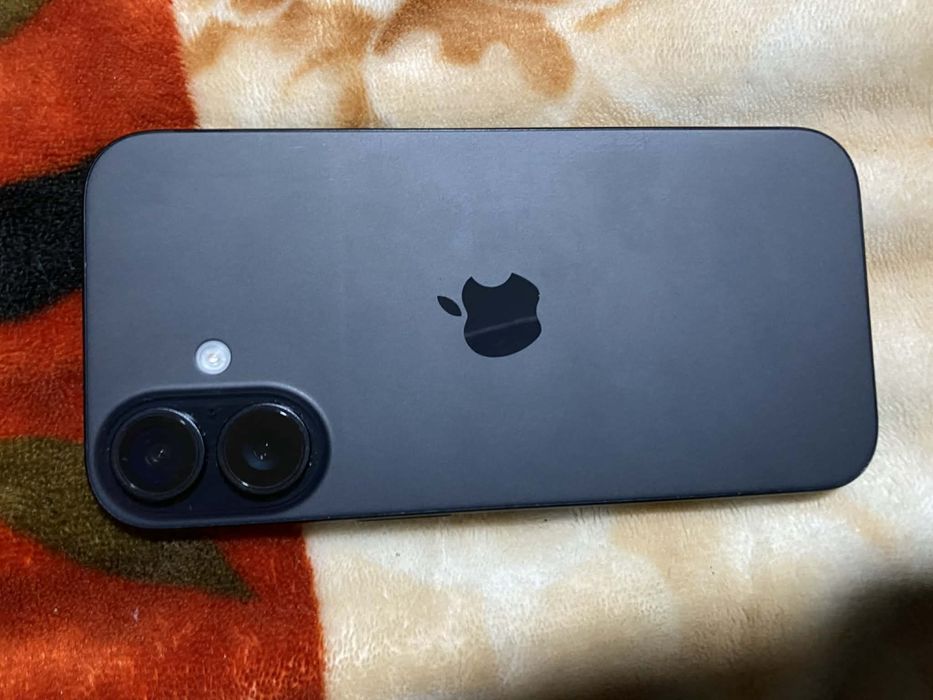 Vând iPhone 16 ca nou