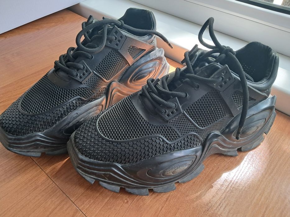 Продам кроссовки