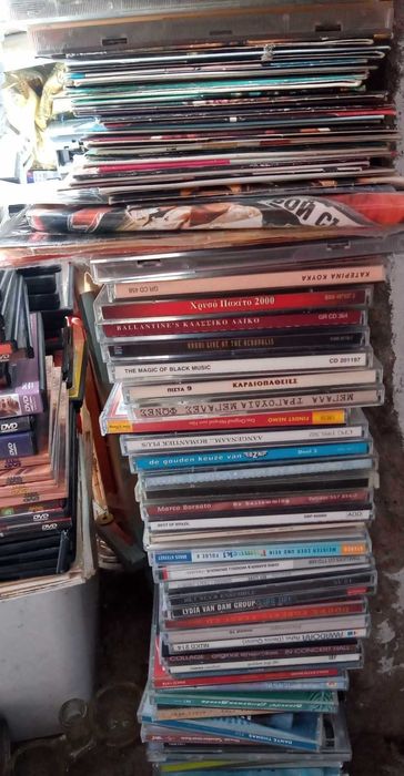 Видео касети и сд-та, аудио касети