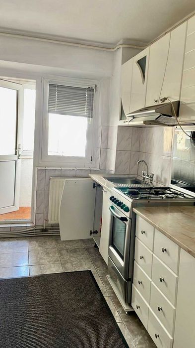 Vând apartament 3 camere - Plantelor - foarte spatios si luminos