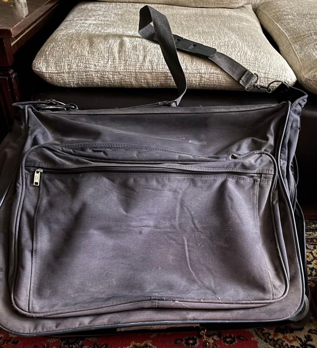 Чемоданы и дорожные сумки для багажаразные