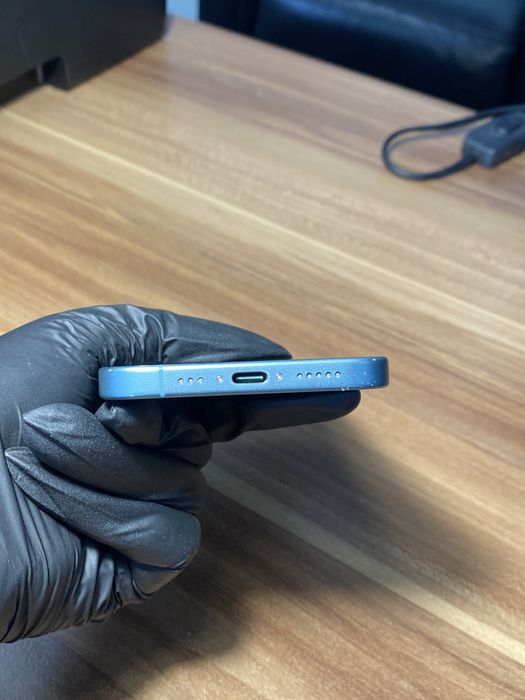 iPhone 16 • 128 GB • Teal