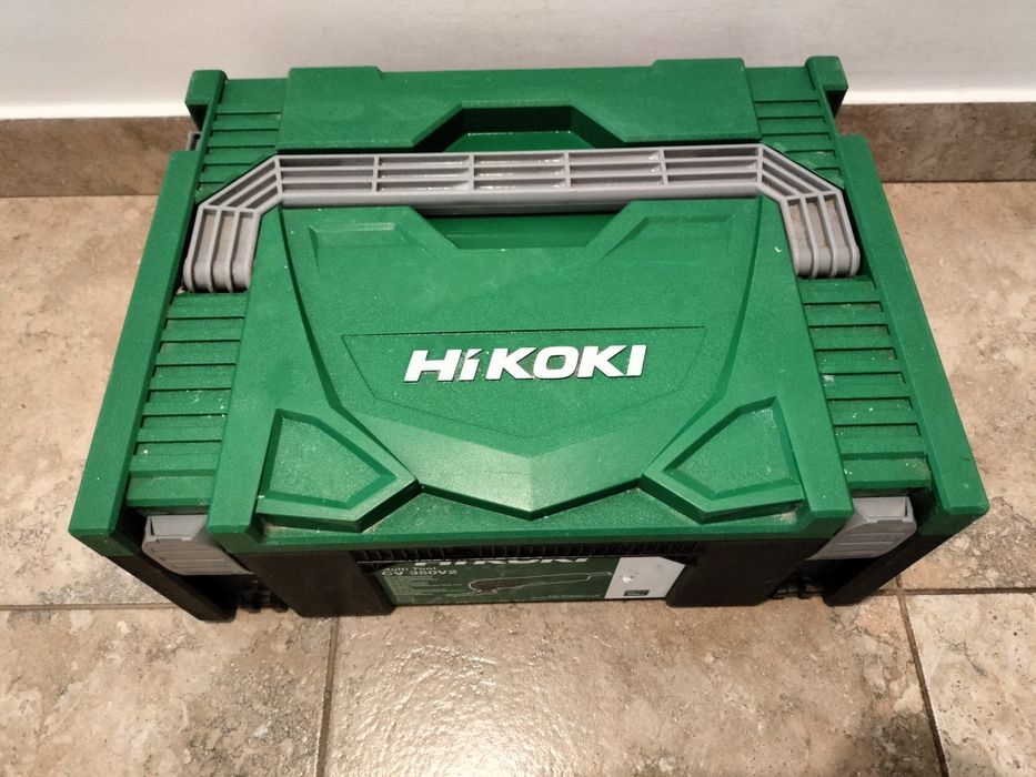 Hikoki -multifunctionala oscilantă