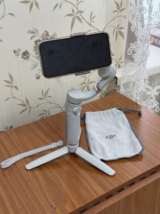 DJI Osmo Mobile Stabilizator