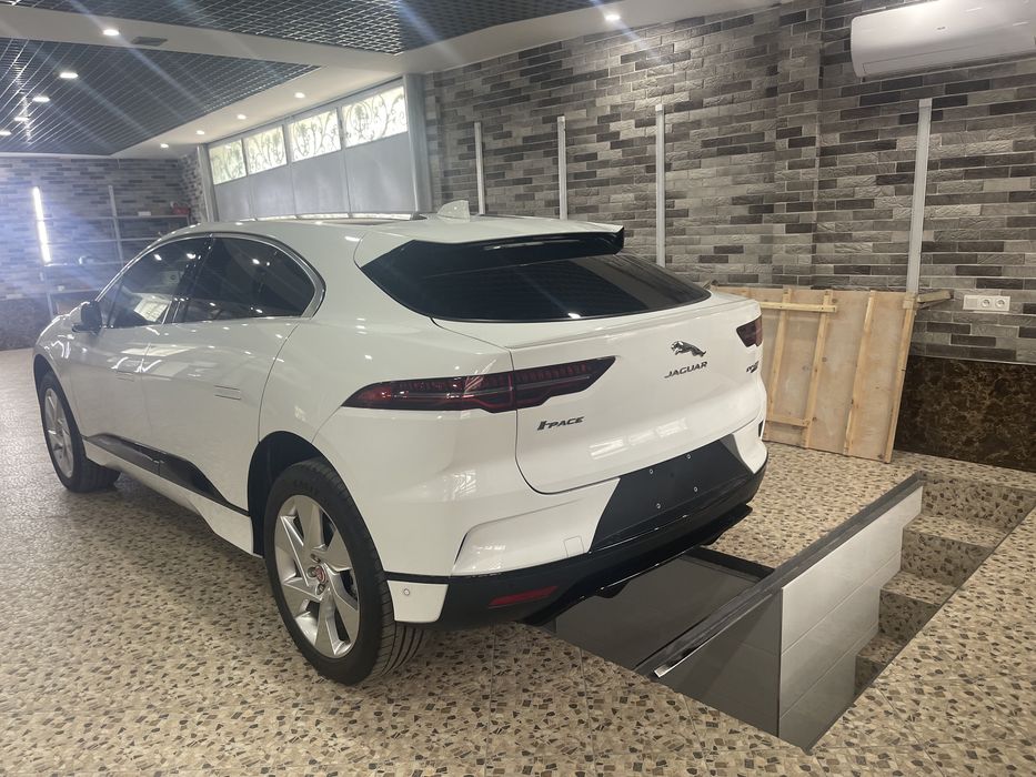 Электромобиль Jaguar i-pace  ev -400s