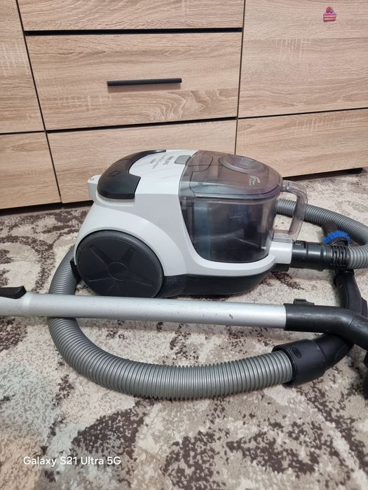 Мощна прахосмукачка Philips